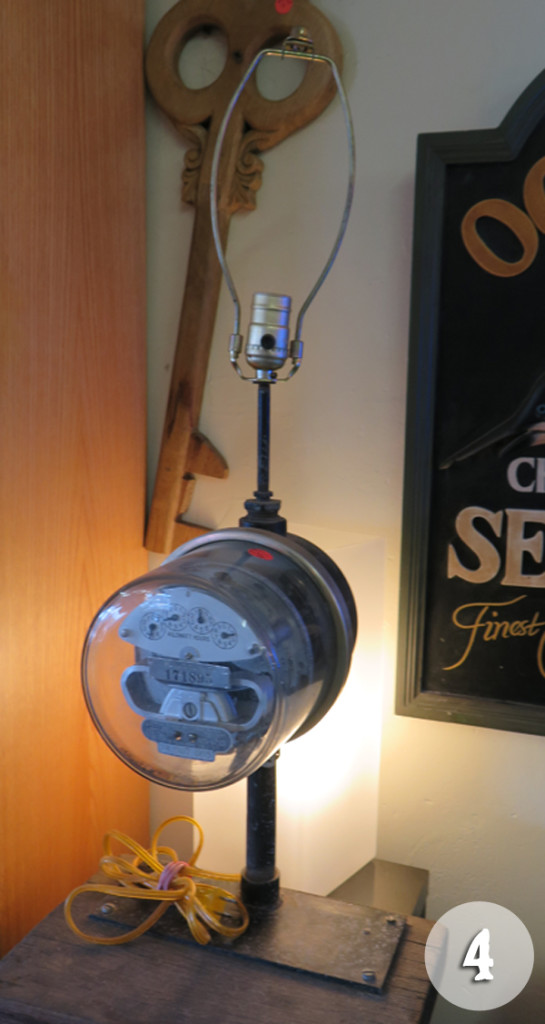 justme-tricia-uglylamp